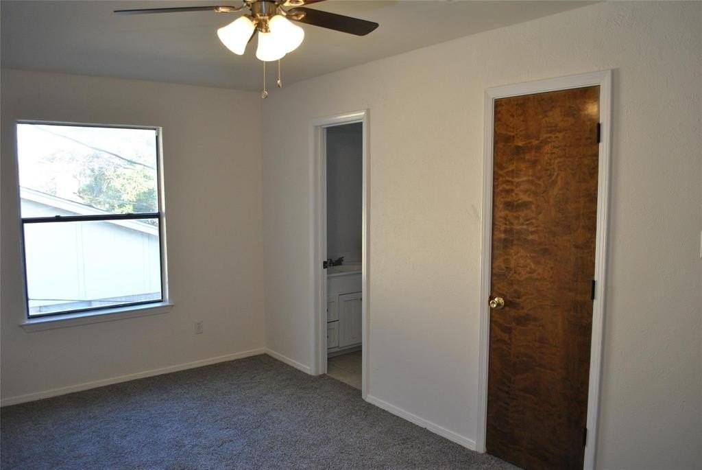 720 Ash St - Photo 6 of 9