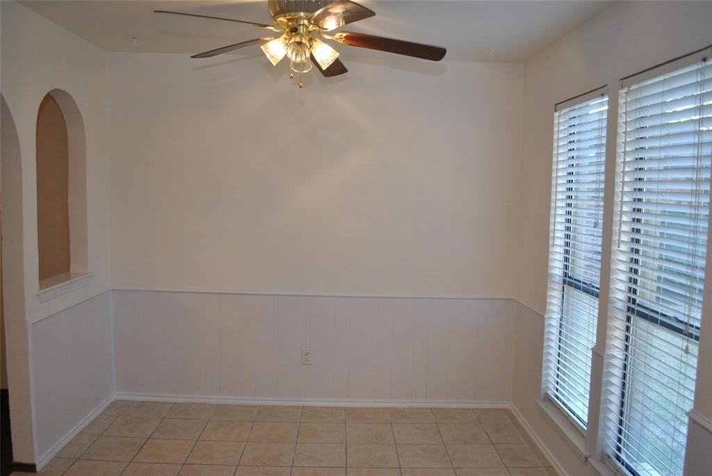 720 Ash St - Photo 7 of 9