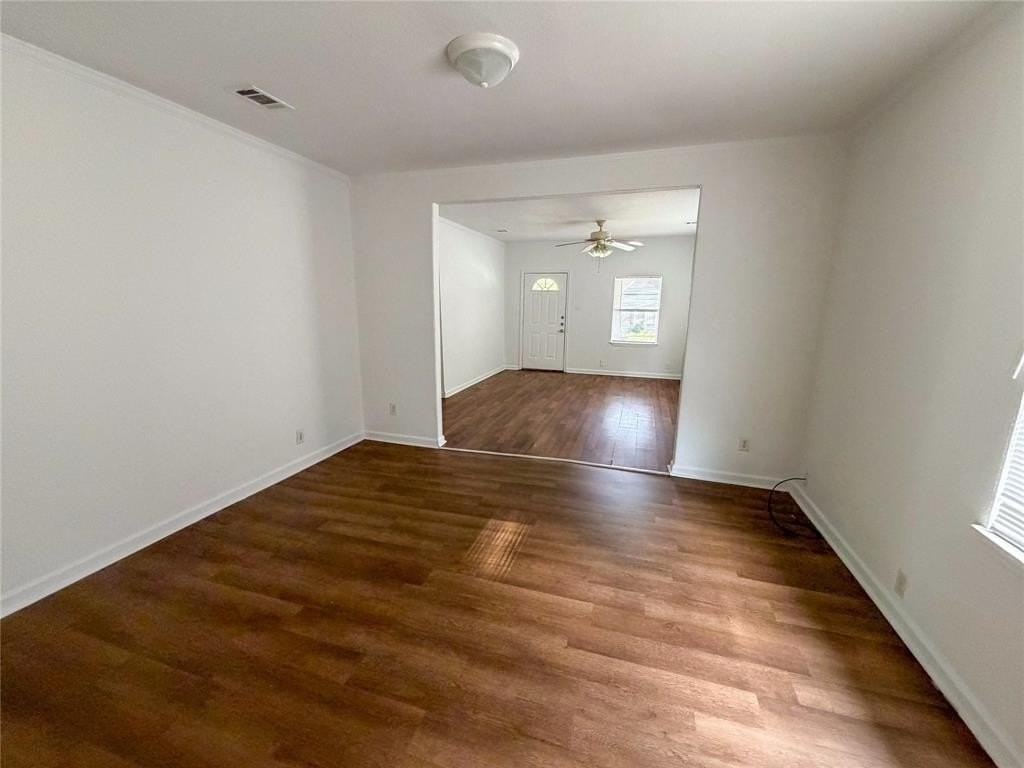 114 E Hull St - Photo 5 of 19