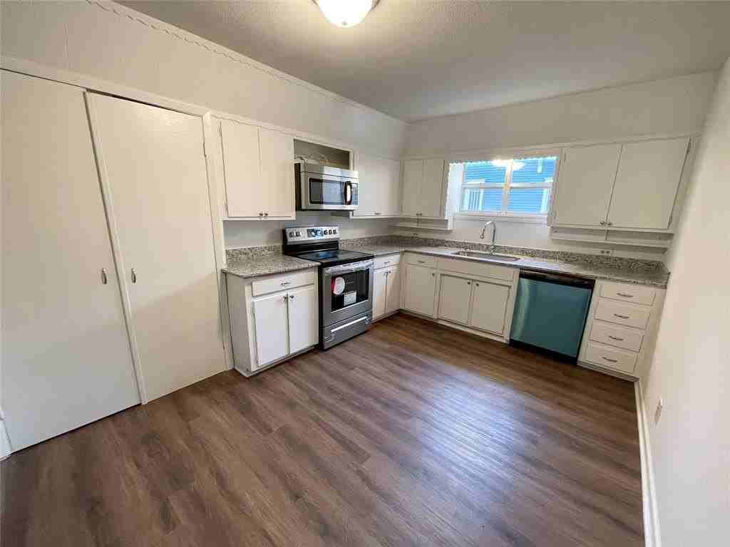 1016 W Gandy St #4 - Photo 6 of 11