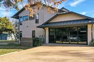 featured image of 2045 Mansfield Rd