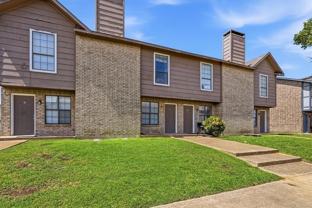 2710 Wimbledon Ct #B - Photo 1 of 1