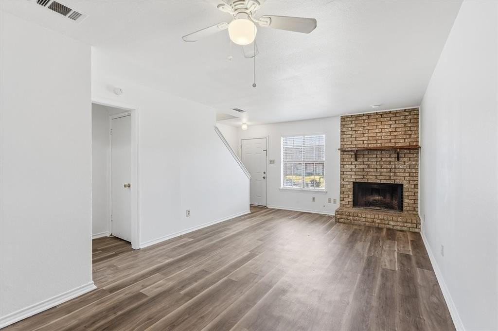 2710 Wimbledon Ct #B - Photo 5 of 32