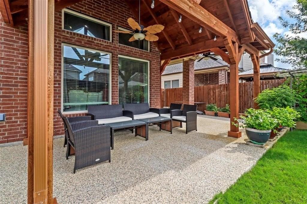 1121 Horsemint Dr - Photo 4 of 29