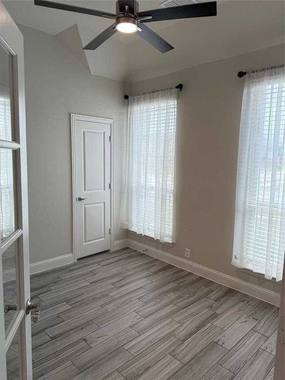 2700 Richard St - Photo 5 of 24