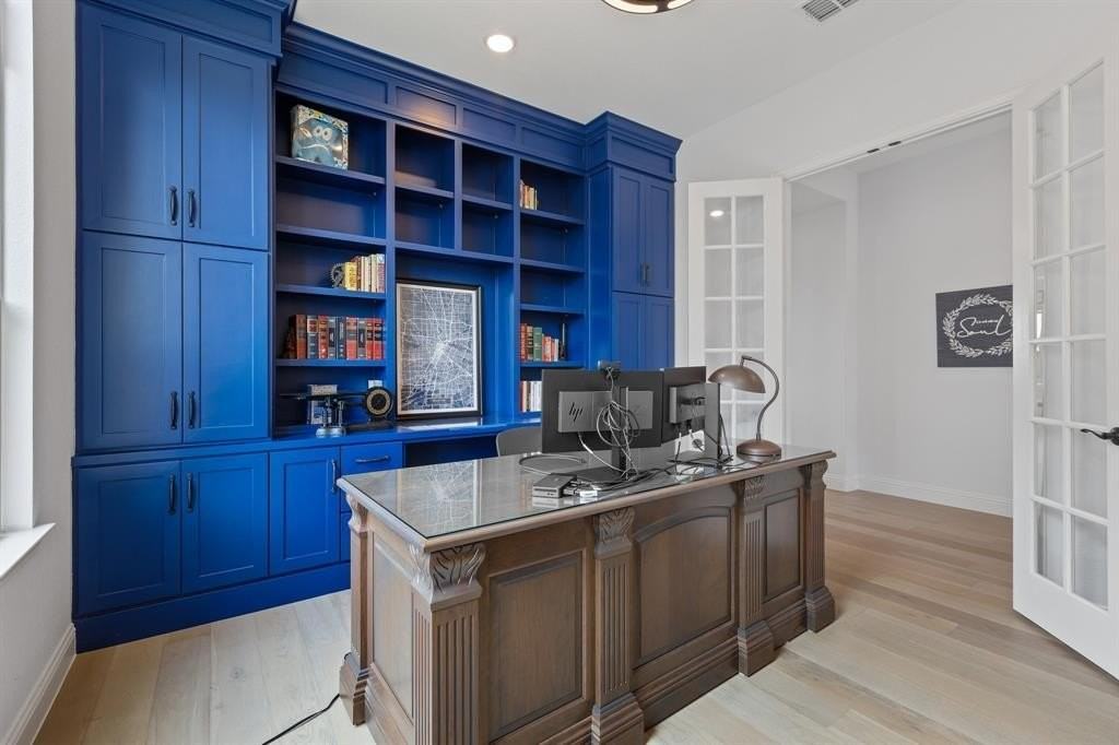 1411 Prescott Dr - Photo 4 of 36