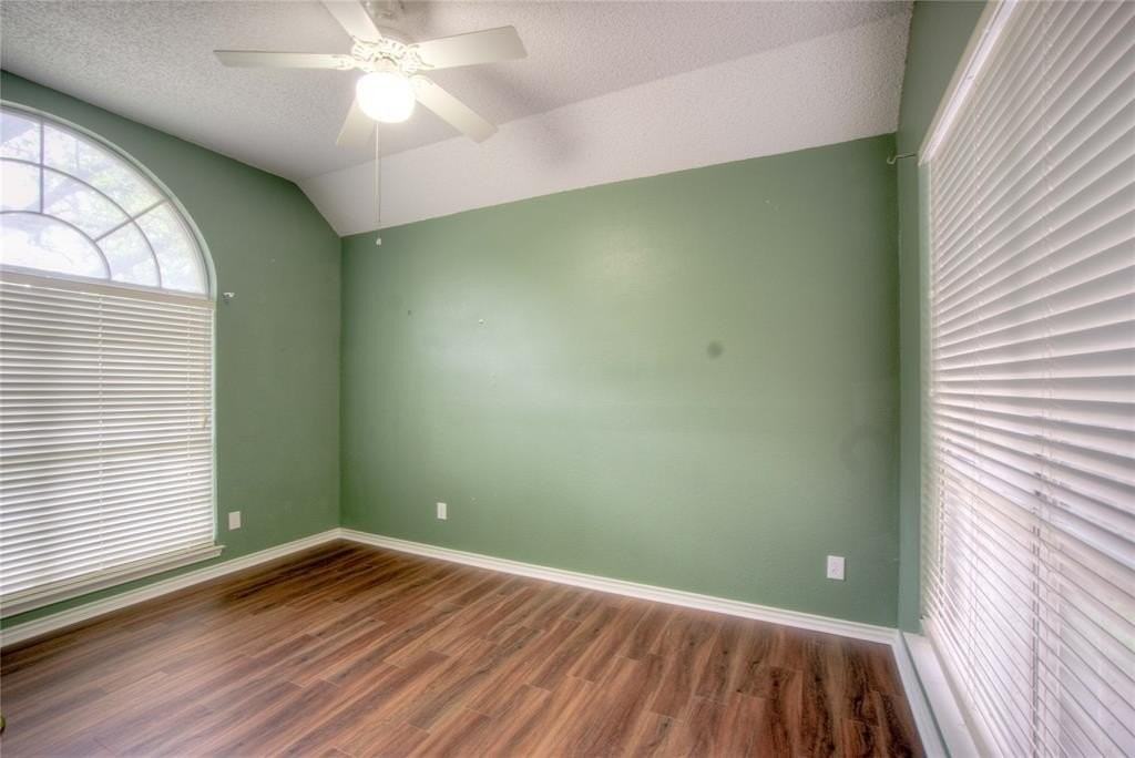 6757 Burr Oak Dr - Photo 7 of 27