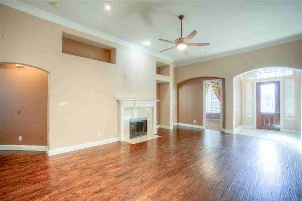 1122 Bridgeway Ln - Photo 3 of 22