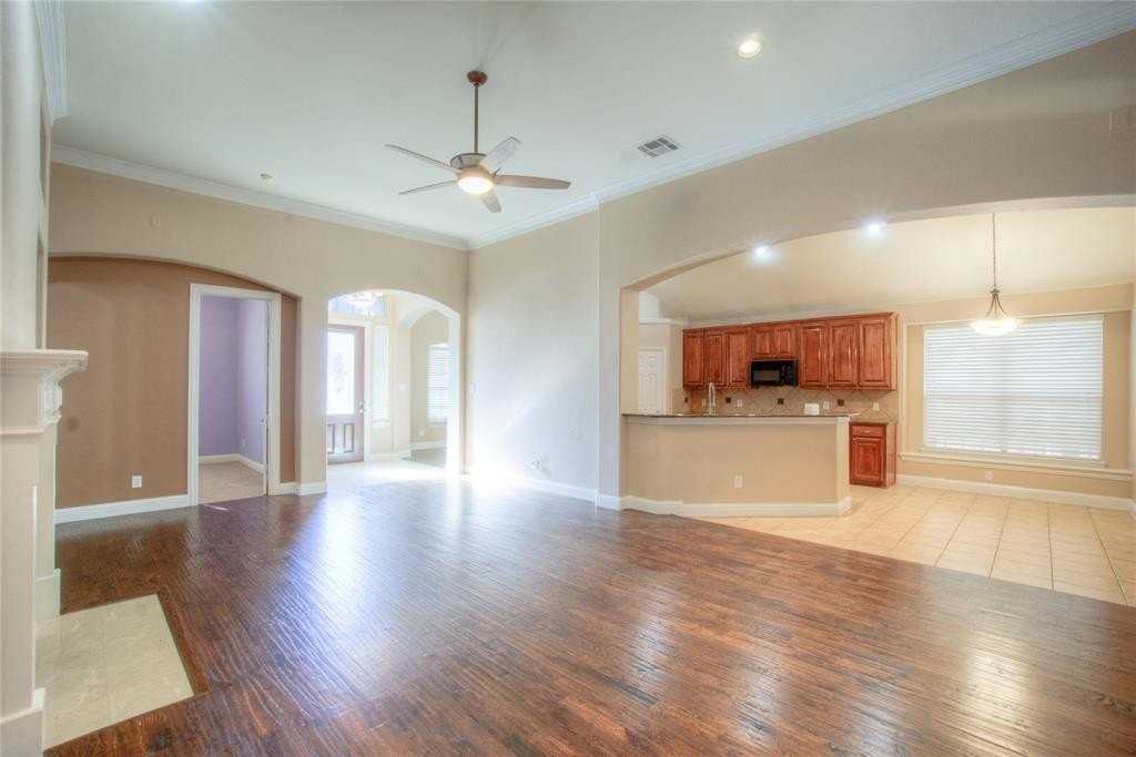 1122 Bridgeway Ln - Photo 4 of 22