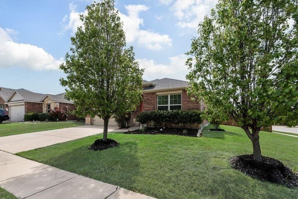 1123 Garnet St - Photo 4 of 30