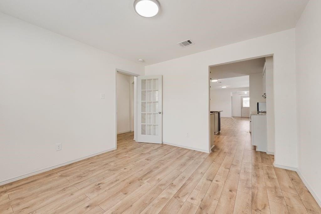 1123 Garnet St - Photo 6 of 30