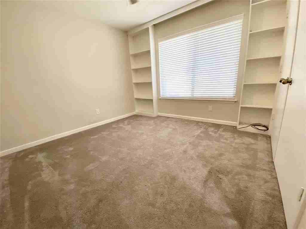 1700 Crystal Way - Photo 6 of 11