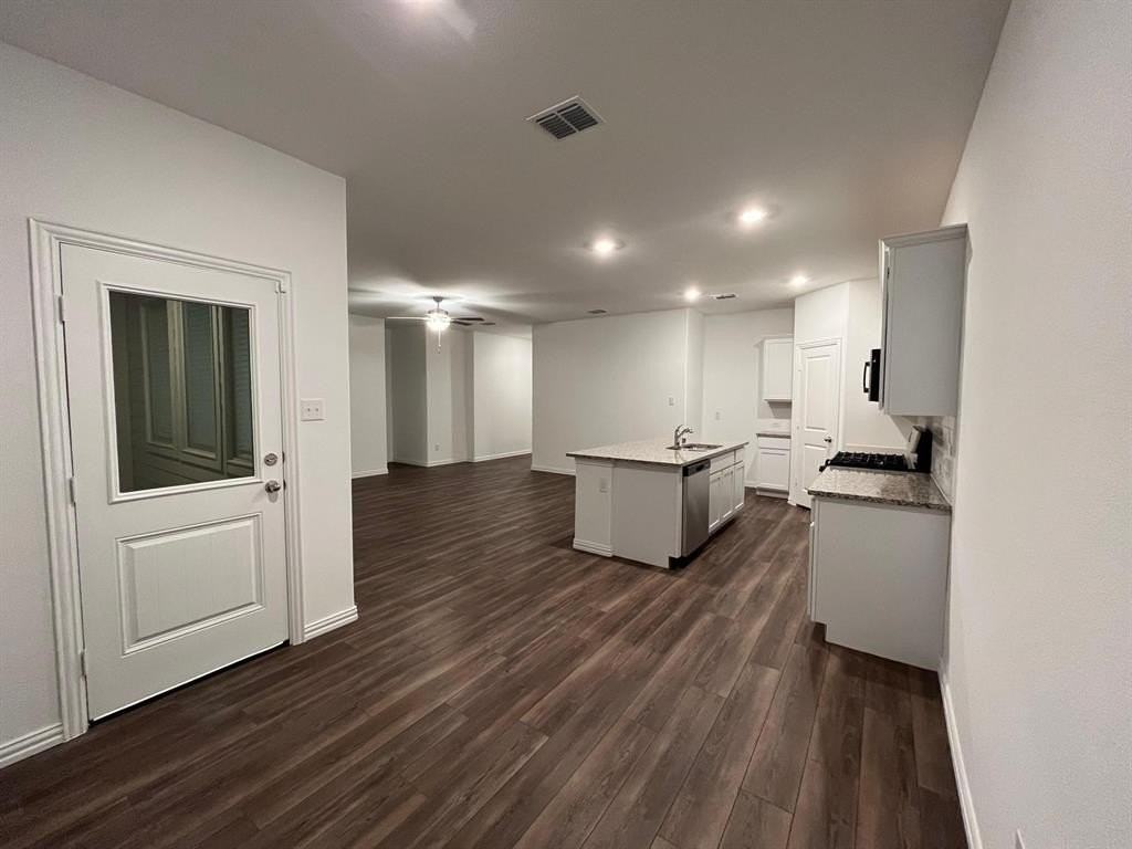 5628 Elwood Dr - Photo 6 of 14