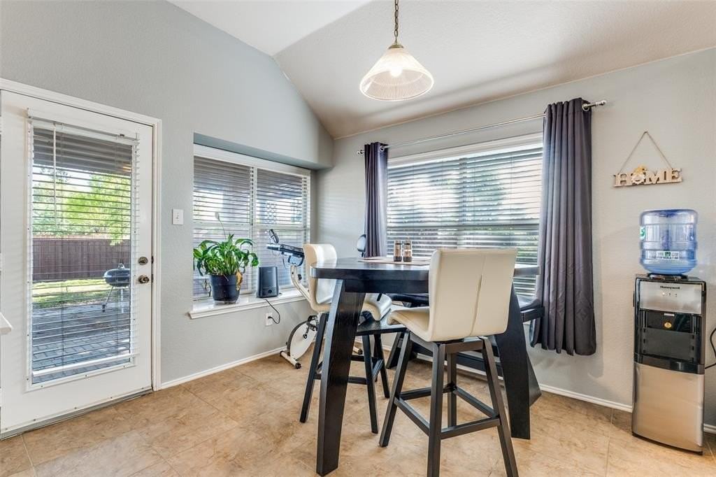 10403 Stone Falls Ln - Photo 7 of 12