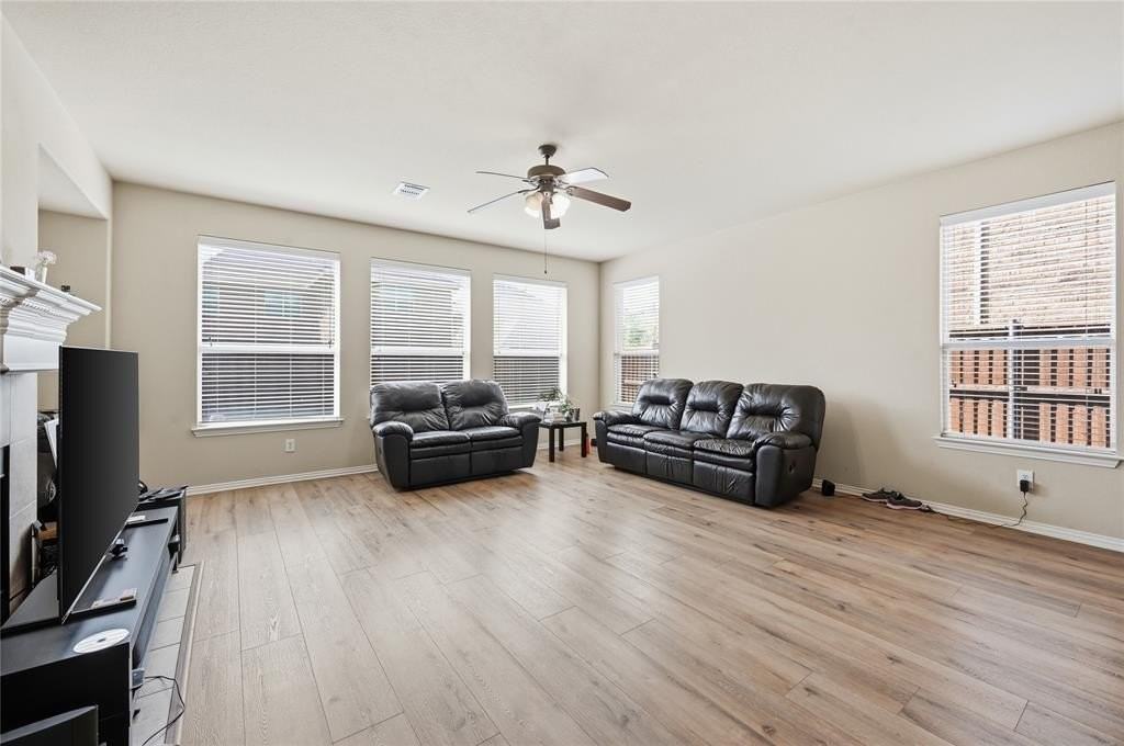 11945 Henderson Dr - Photo 6 of 20