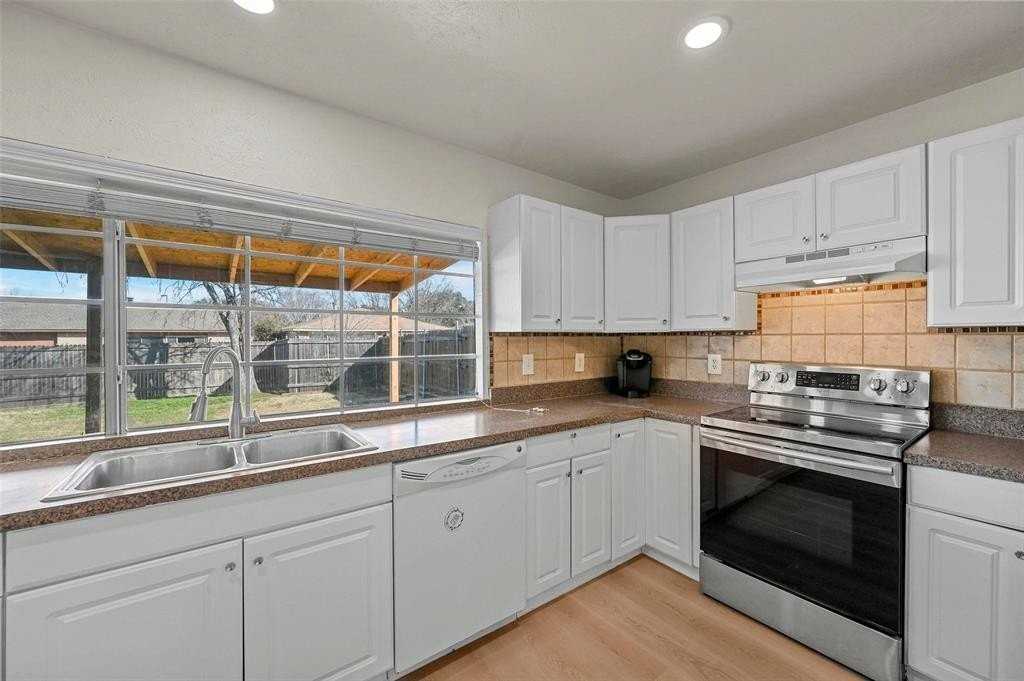 5117 Shannon Dr - Photo 7 of 18