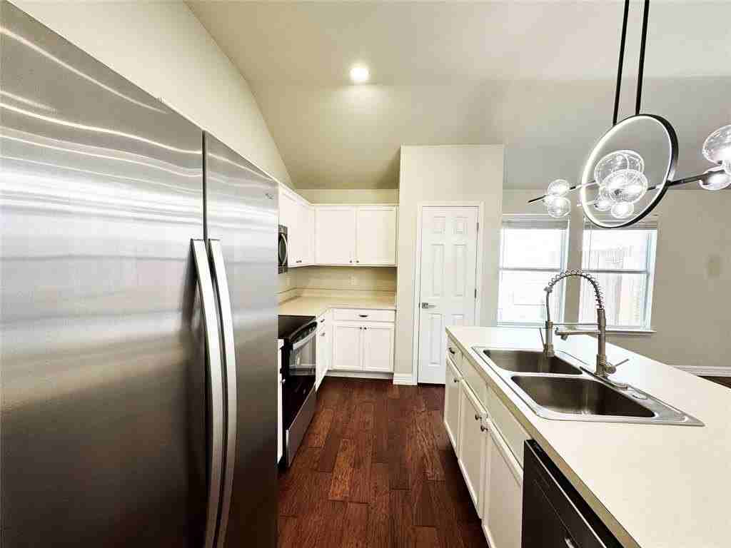 369 Bayberry Dr - Photo 6 of 40