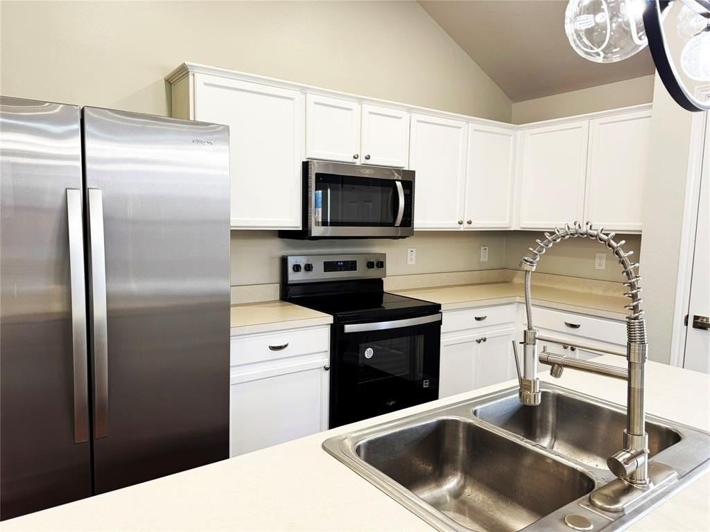 369 Bayberry Dr - Photo 7 of 40