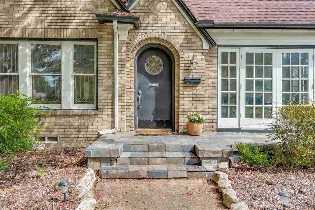 5915 Monticello Ave - Photo 2 of 23