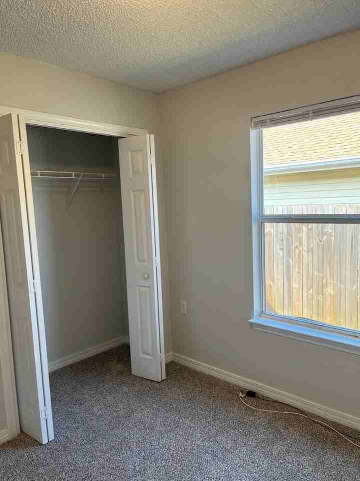 5574 Huntleigh Pl - Photo 3 of 16