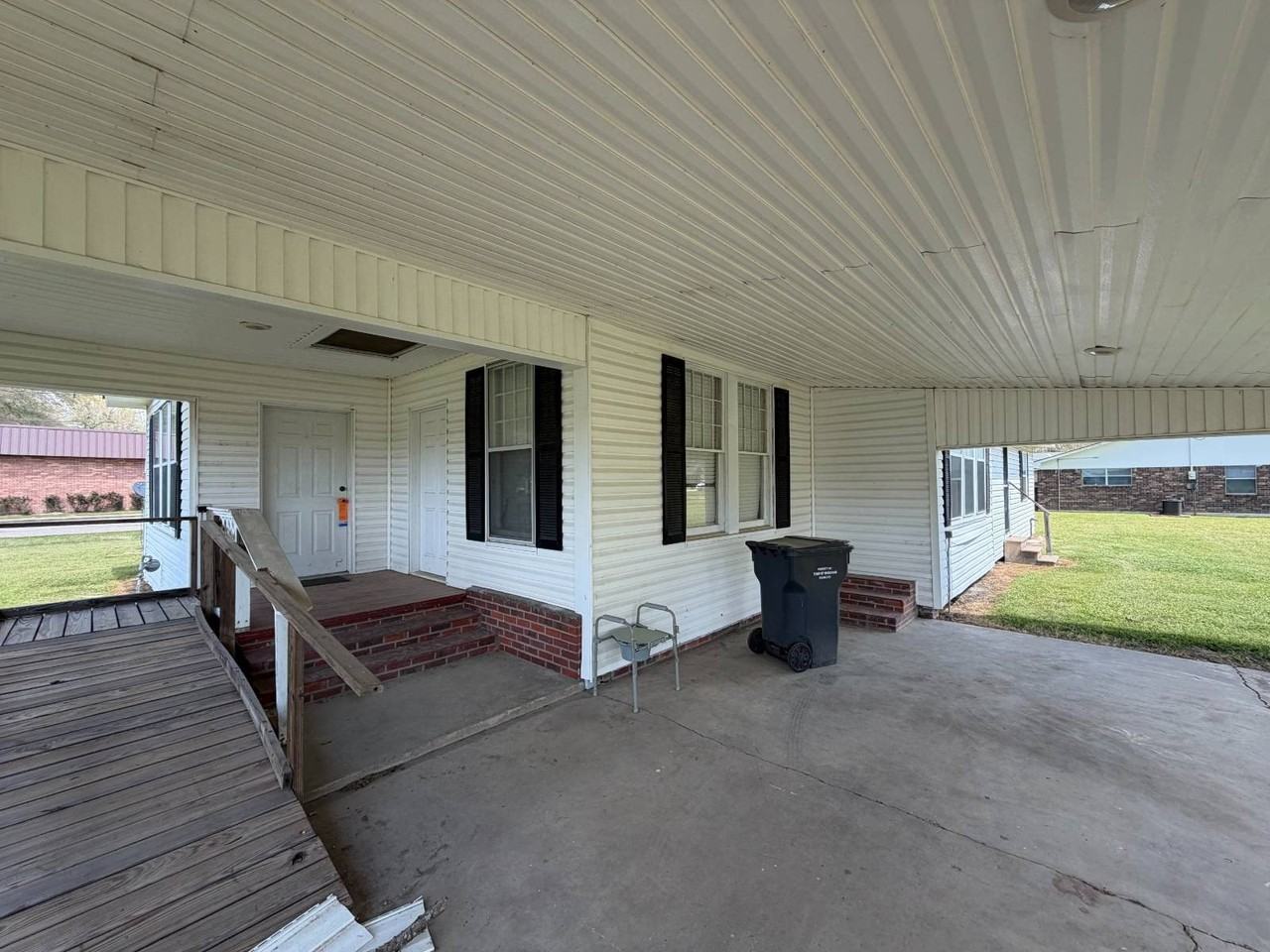 218 North St - Photo 2 of 18