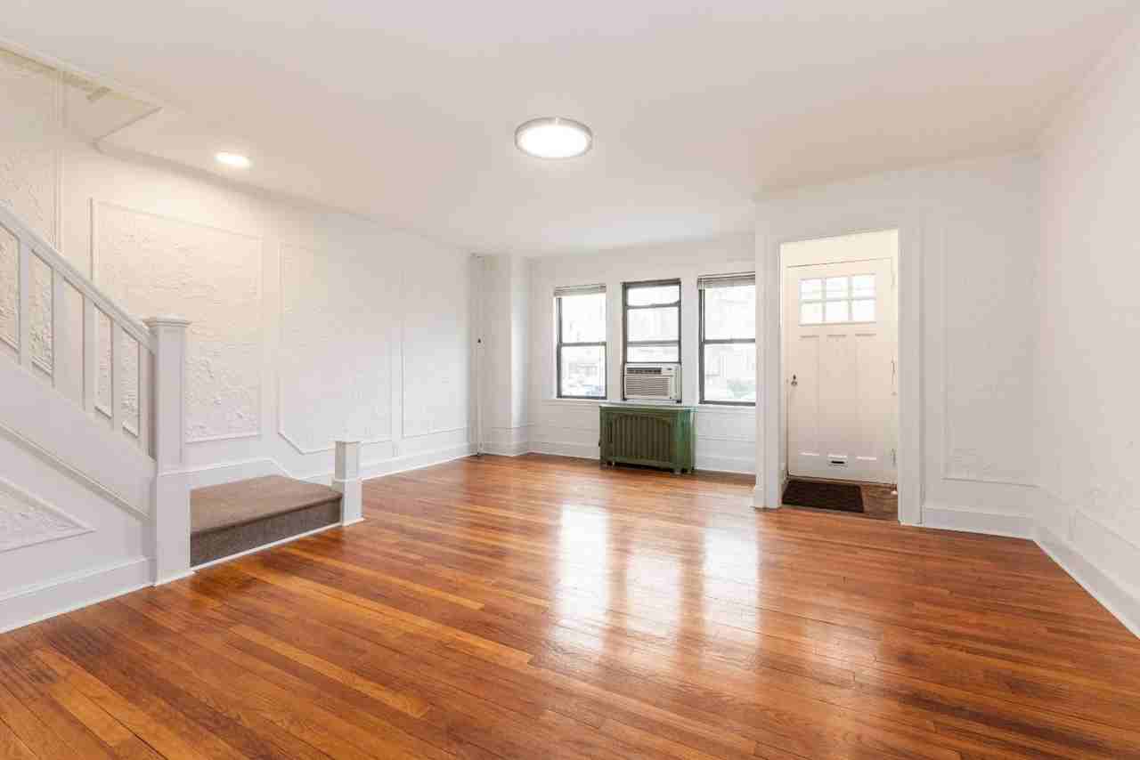 67135 Burns St - Photo 2 of 20