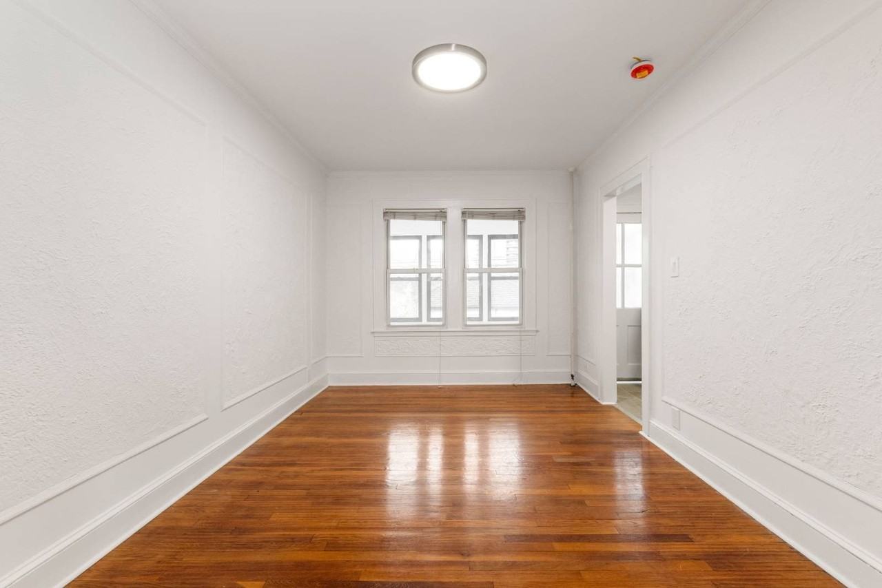 67135 Burns St - Photo 5 of 20