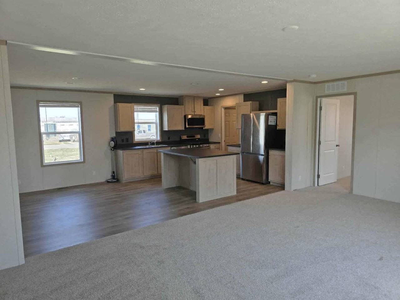 415 Nw Poplar Ave #19W - Photo 2 of 14
