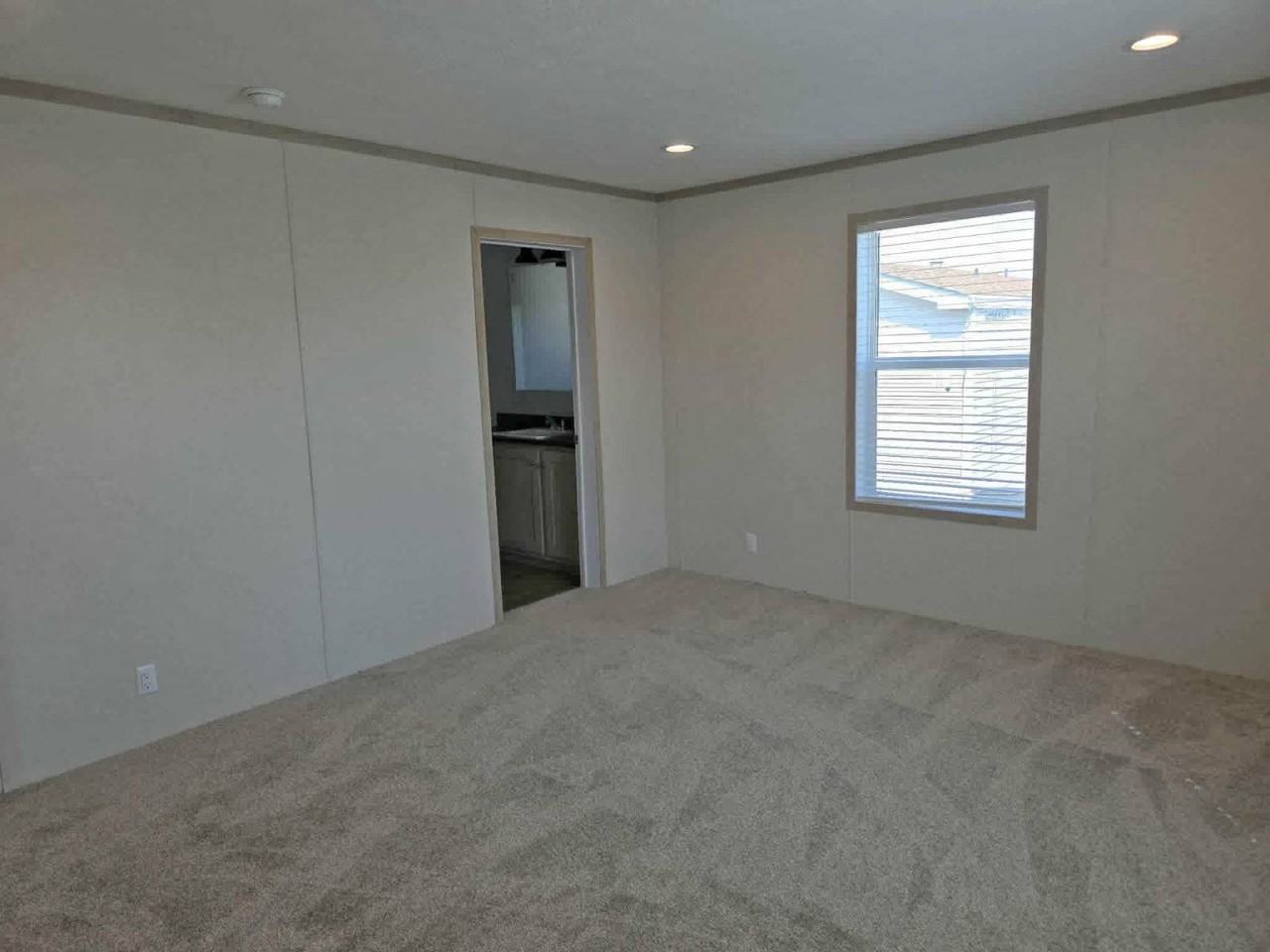 415 Nw Poplar Ave #19W - Photo 6 of 14