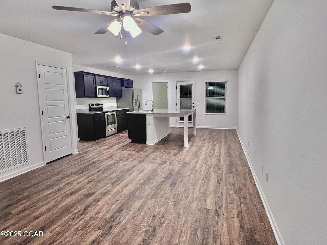 1100 Pawpaw Pl - Photo 4 of 21