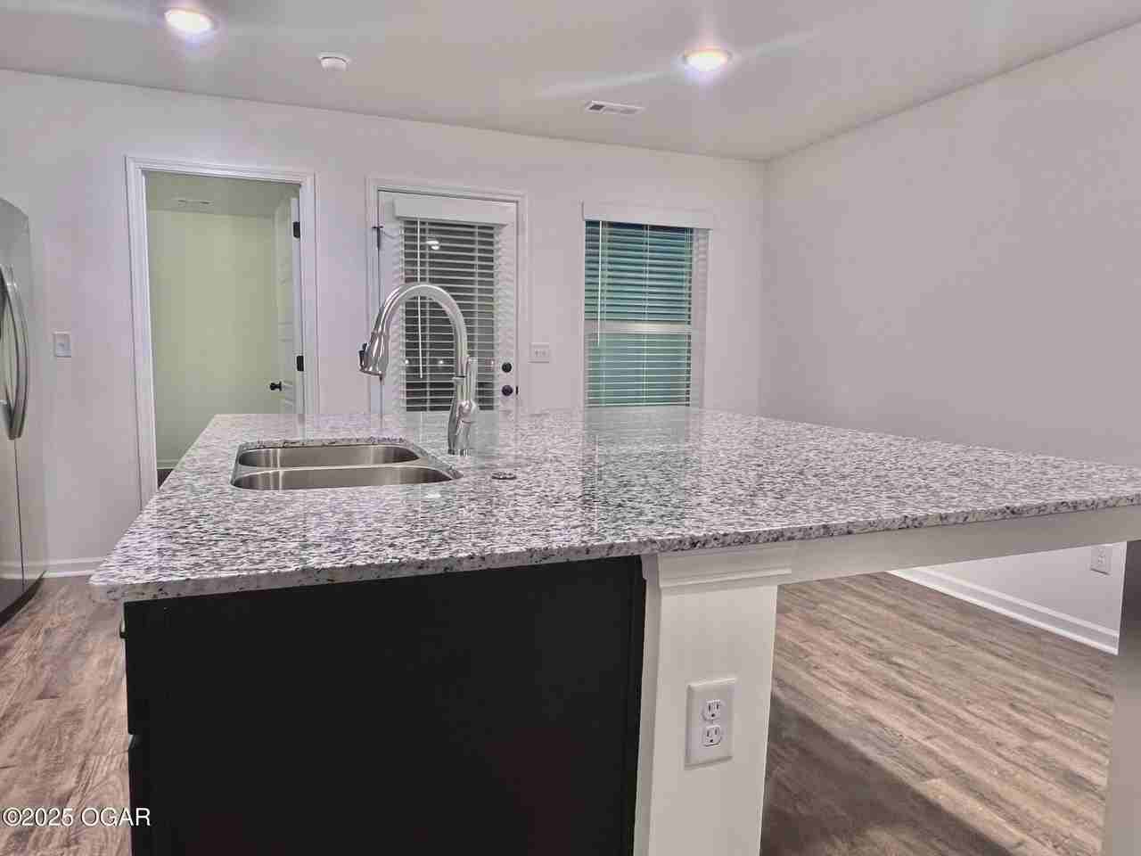 1100 Pawpaw Pl - Photo 7 of 21