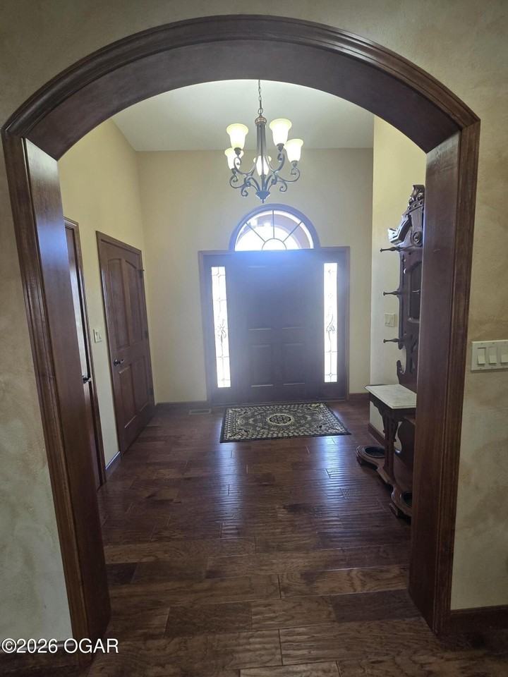 2626 S Monroe Ave - Photo 4 of 34