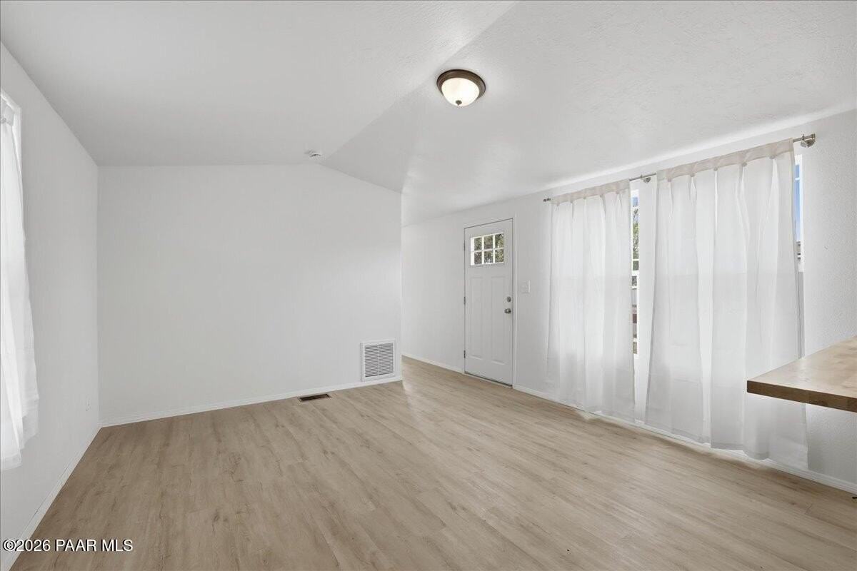 25415 N Cedar Dr - Photo 6 of 22