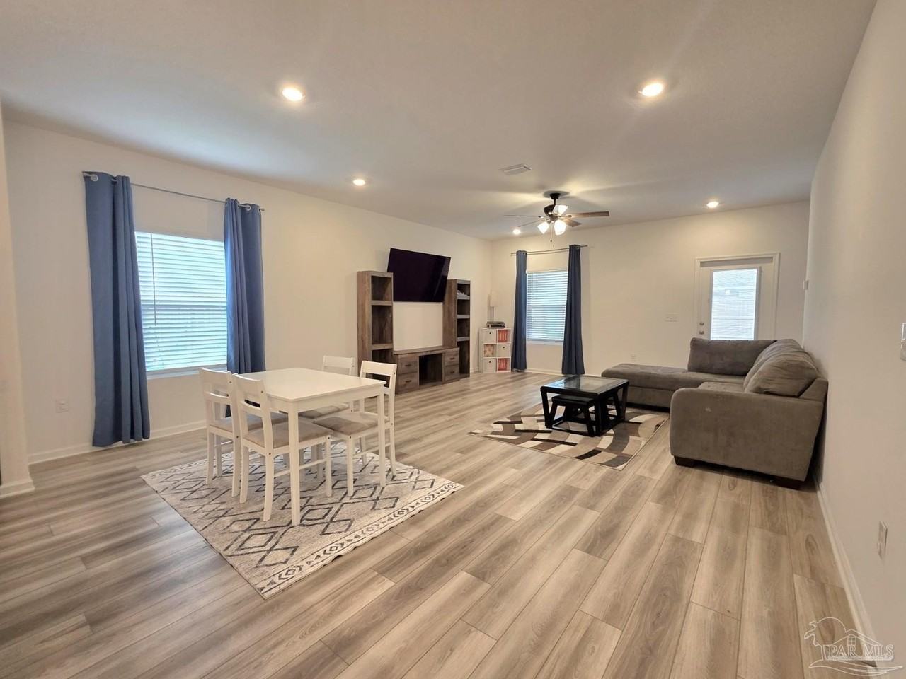 6621 Sun Tree Cir - Photo 2 of 23