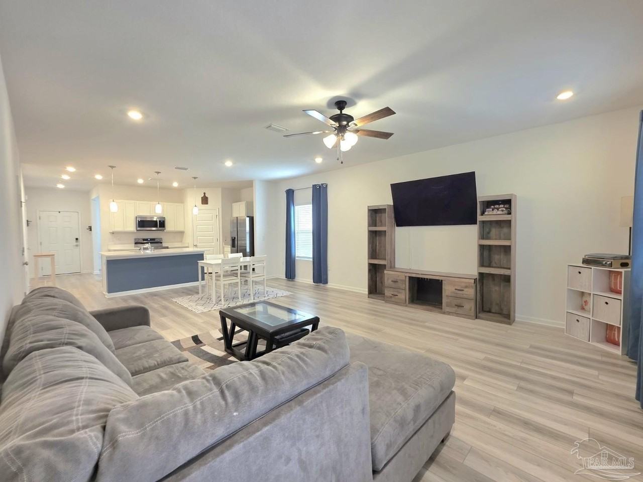 6621 Sun Tree Cir - Photo 3 of 23