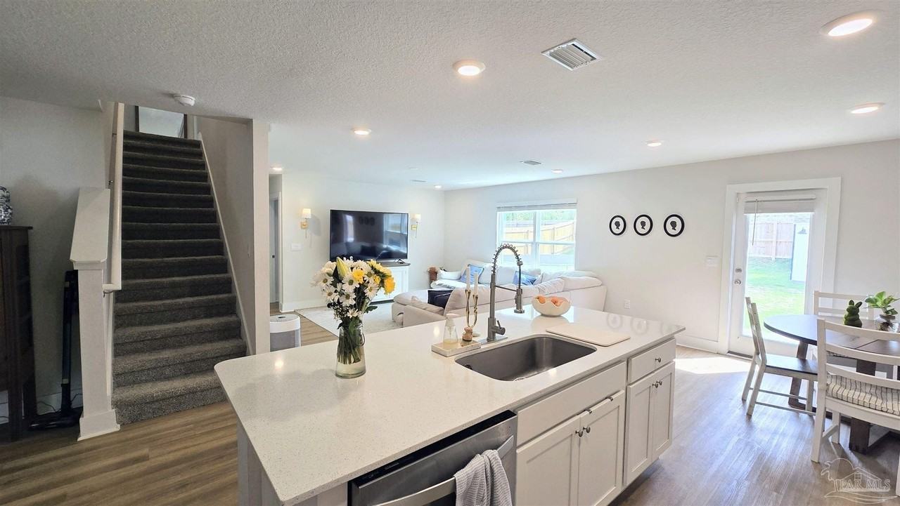 4904 Snipe Rd - Photo 7 of 44