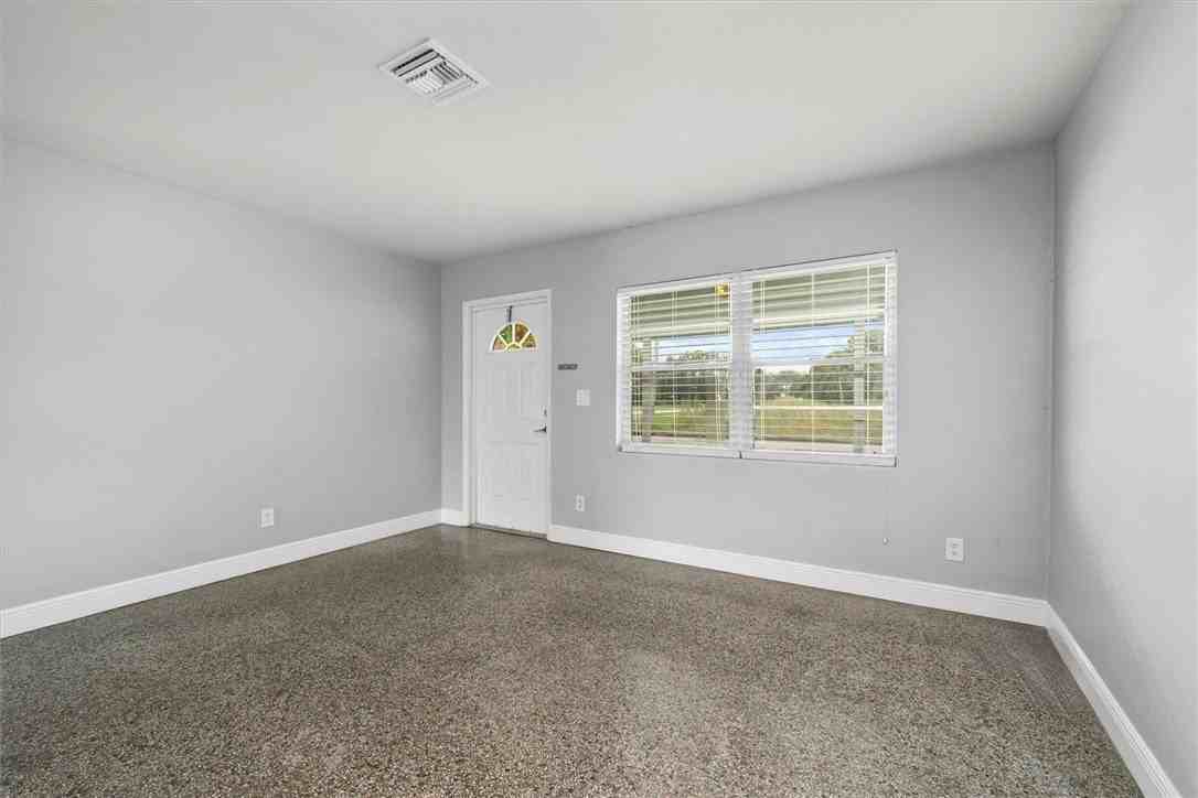 4123 18th Pl #4123 - Photo 4 of 17