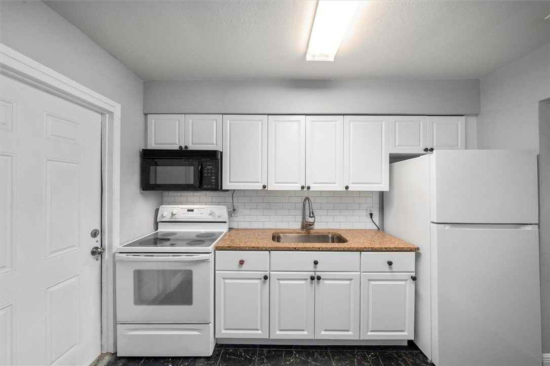 4123 18th Pl #4123 - Photo 7 of 17