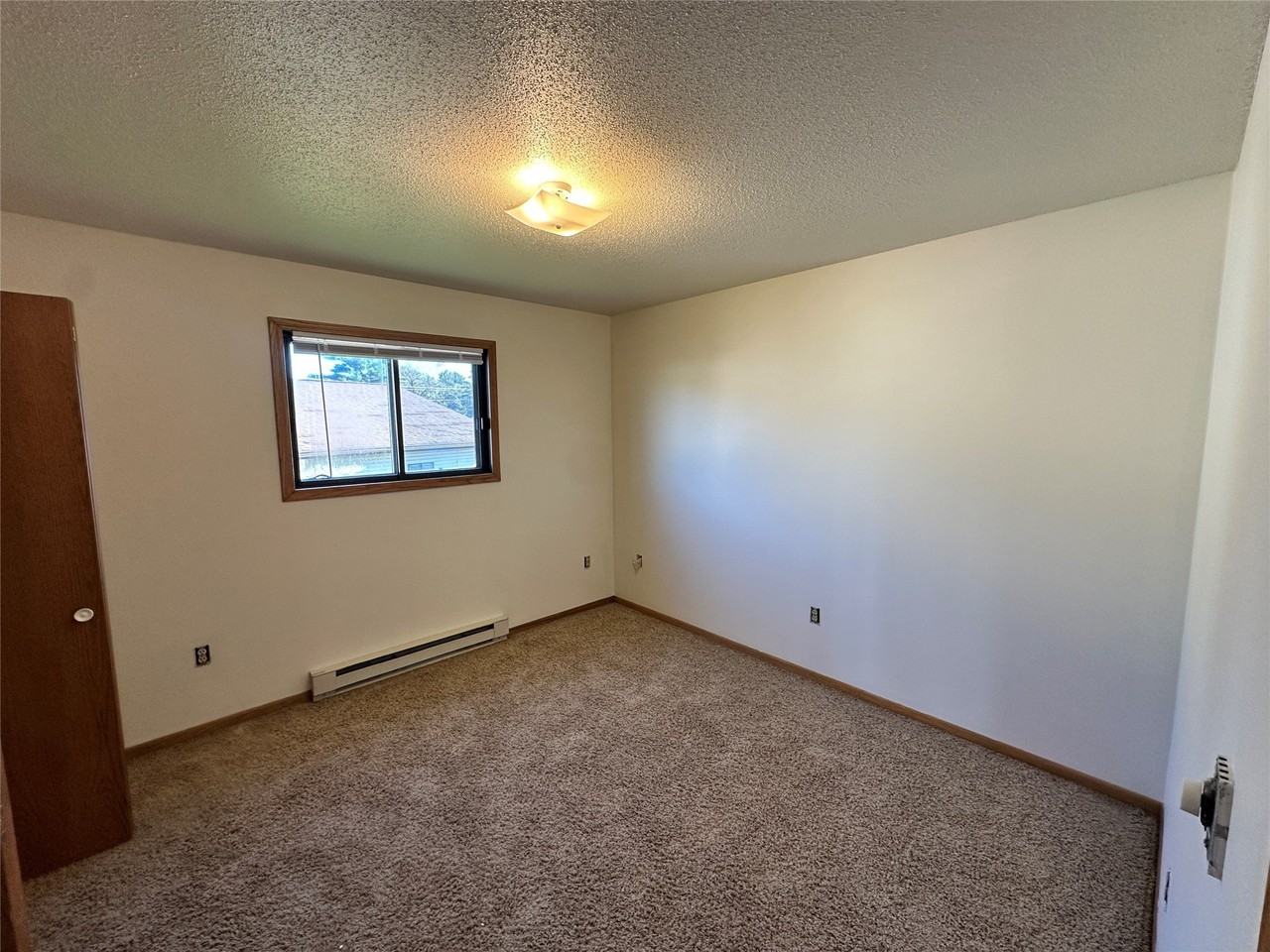 2813 Edgewood Dr Apt 4 - Photo 6 of 14