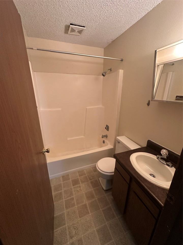 1408 15th St Se Apt 1 - Photo 6 of 18