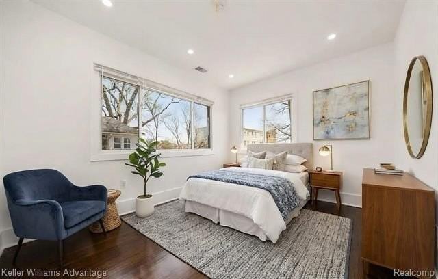 1975 Gladstone St - Photo 4 of 11