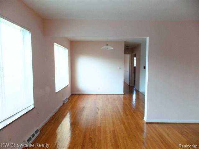 335 N Eton St #26 - Photo 2 of 33