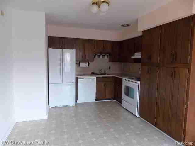 335 N Eton St #26 - Photo 4 of 33