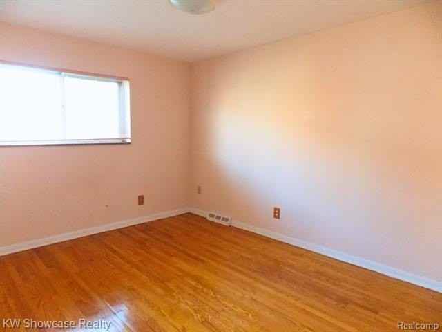 335 N Eton St #26 - Photo 5 of 33