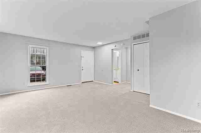 3374 Burbank Dr - Photo 2 of 30