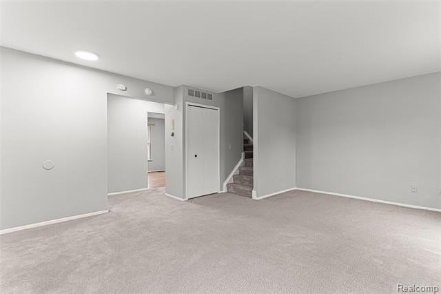 3374 Burbank Dr - Photo 3 of 30