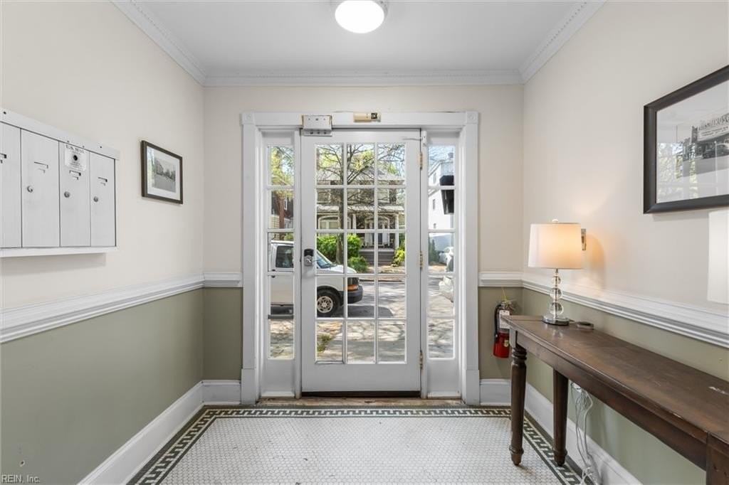 736 W Princess Anne Rd #102 - Photo 3 of 22