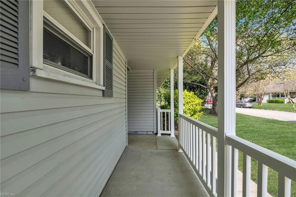 912 Hastings Ct - Photo 2 of 27