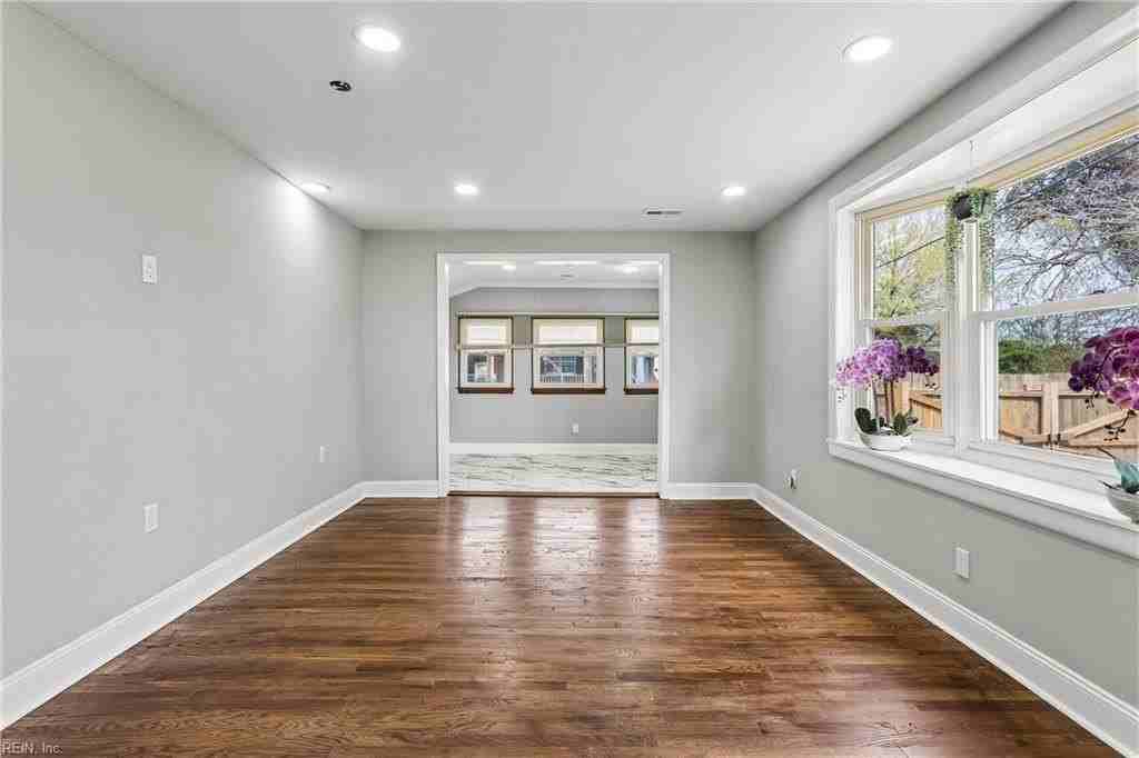 1428 24th St #A - Photo 4 of 17