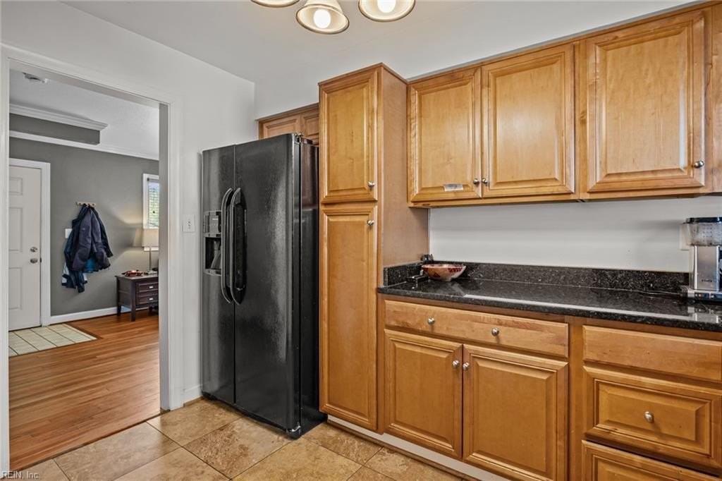 927 Gene Cres - Photo 4 of 23